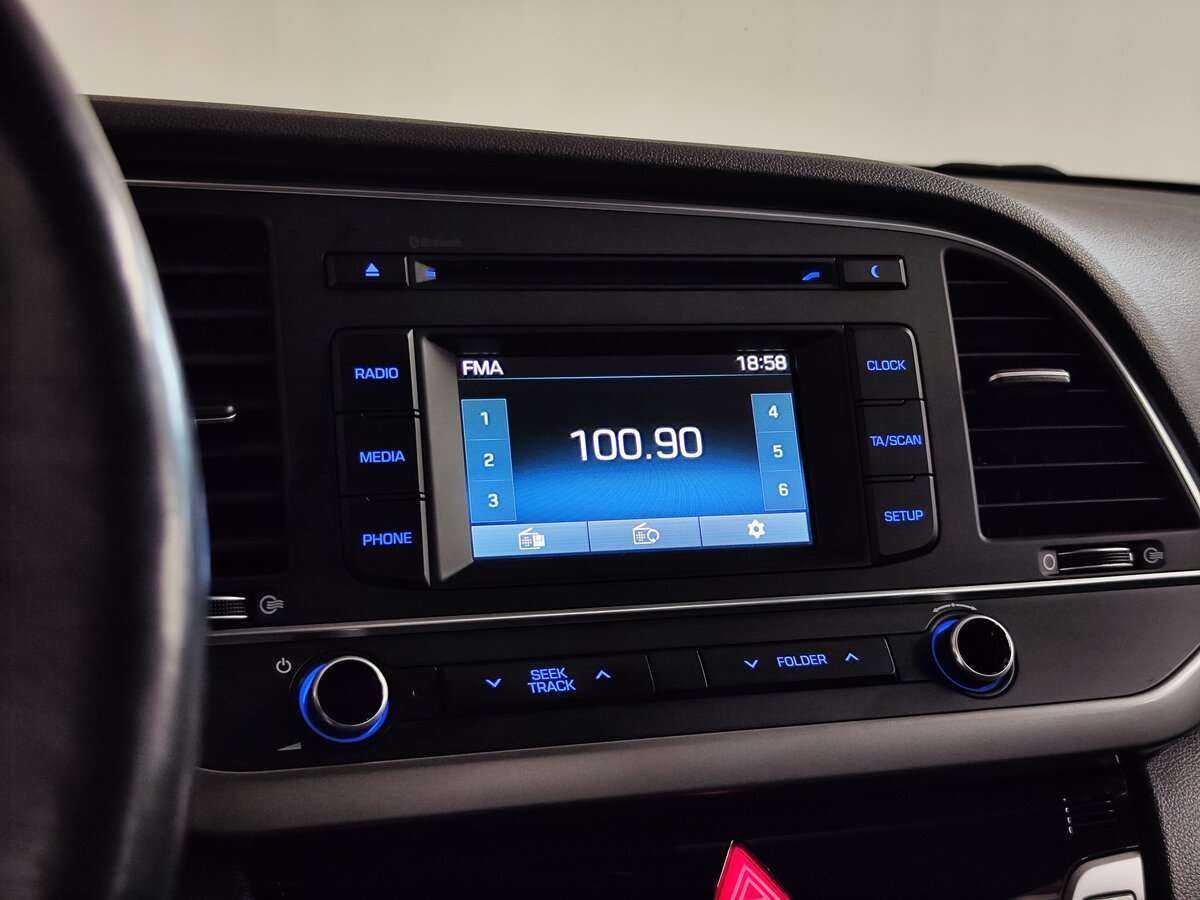 Б/У Хендай Елантра 2016 года. Фото: #12