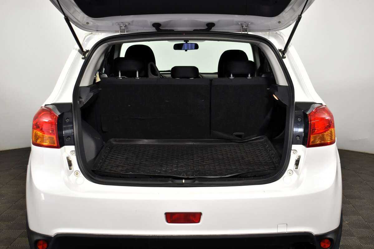 Б/У Митсубиши АС-Икс 2014 года. Фото: #9