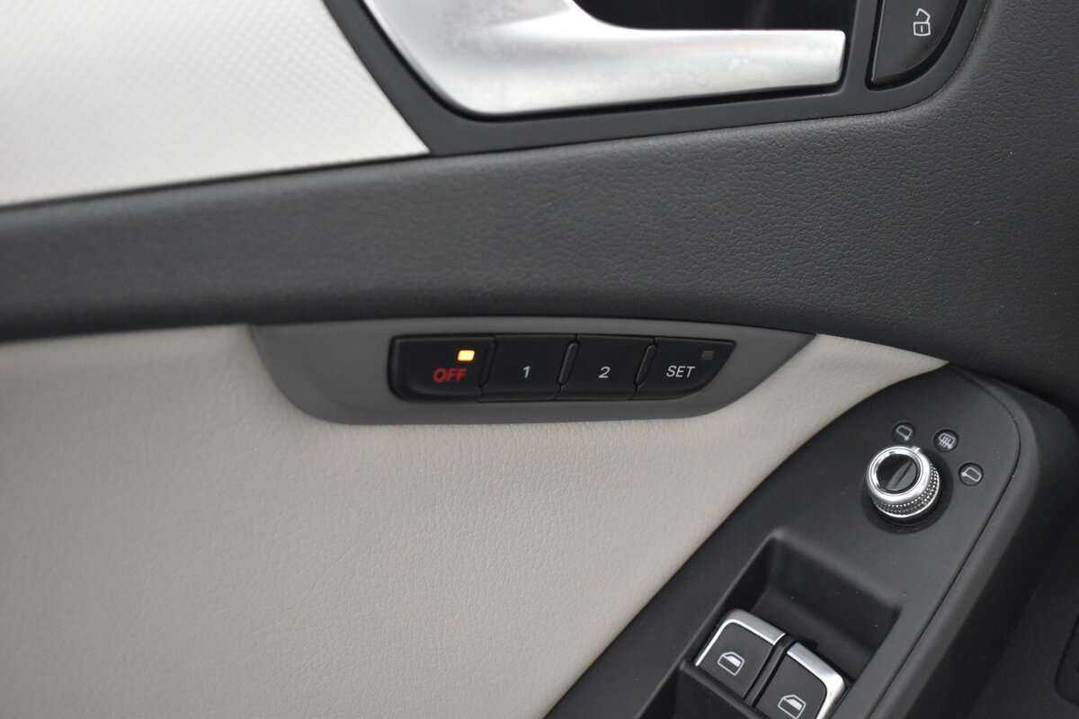 Б/У Ауди А4 2012 года. Фото: #8