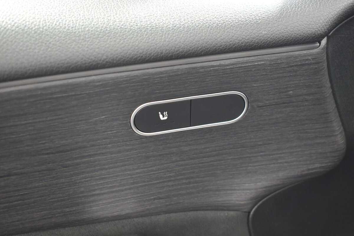 Б/У Мерседес-Бенц А-Класс 2018 года. Фото: #8