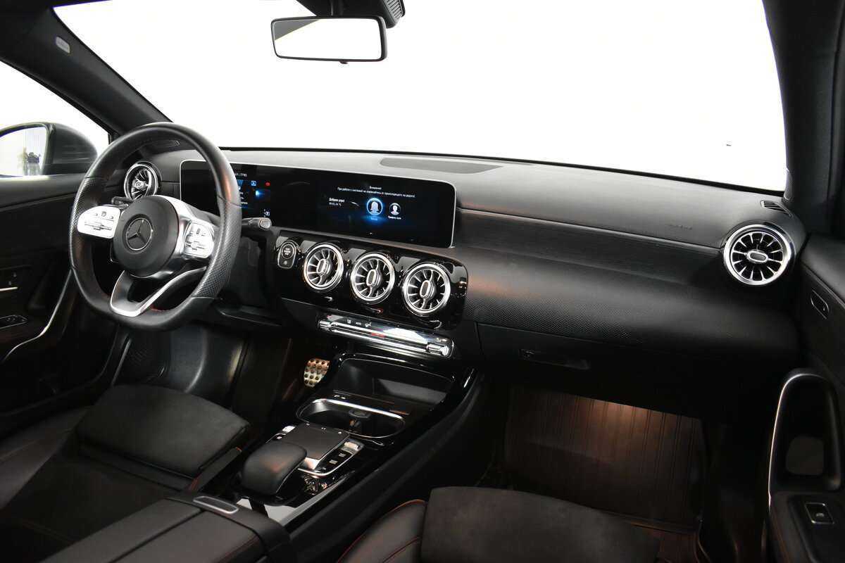 Б/У Мерседес-Бенц А-Класс 2018 года. Фото: #9