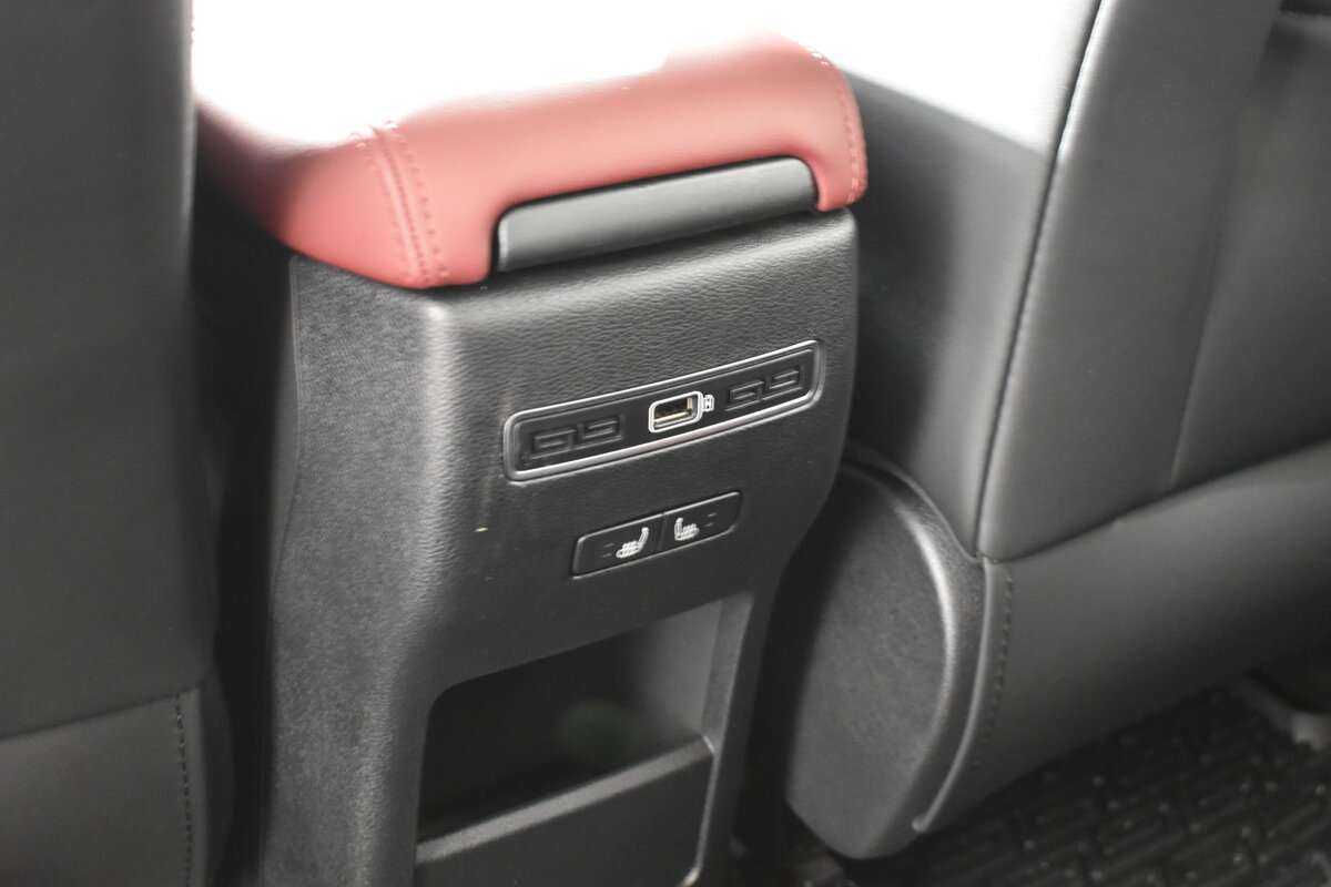 Б/У Джили Кулрэй 2023 года. Фото: #9