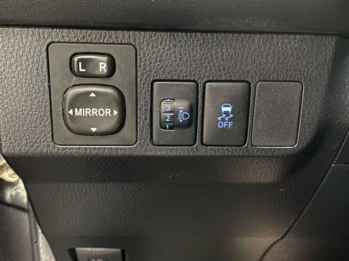 Б/У Тойота Рав4 2014 года. Фото: #13