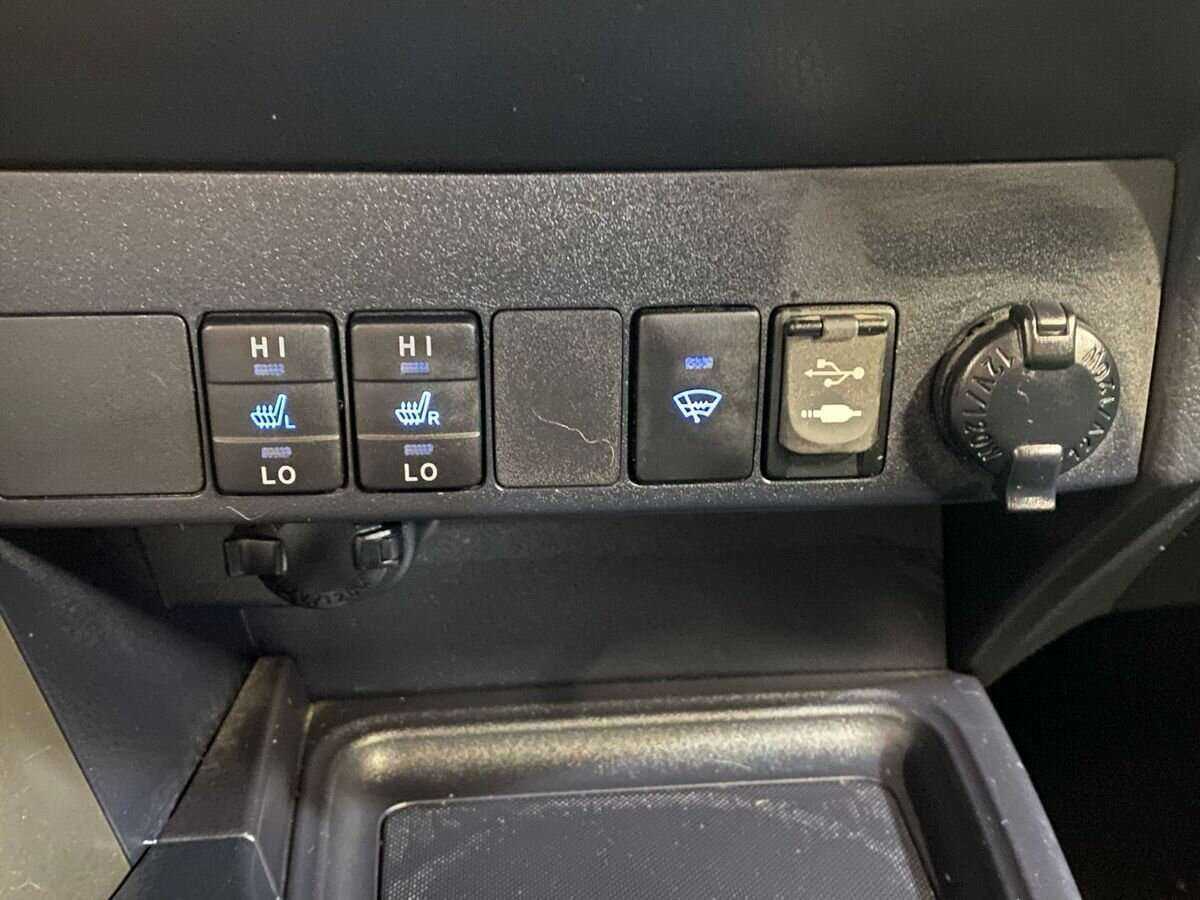 Б/У Тойота Рав4 2014 года. Фото: #15