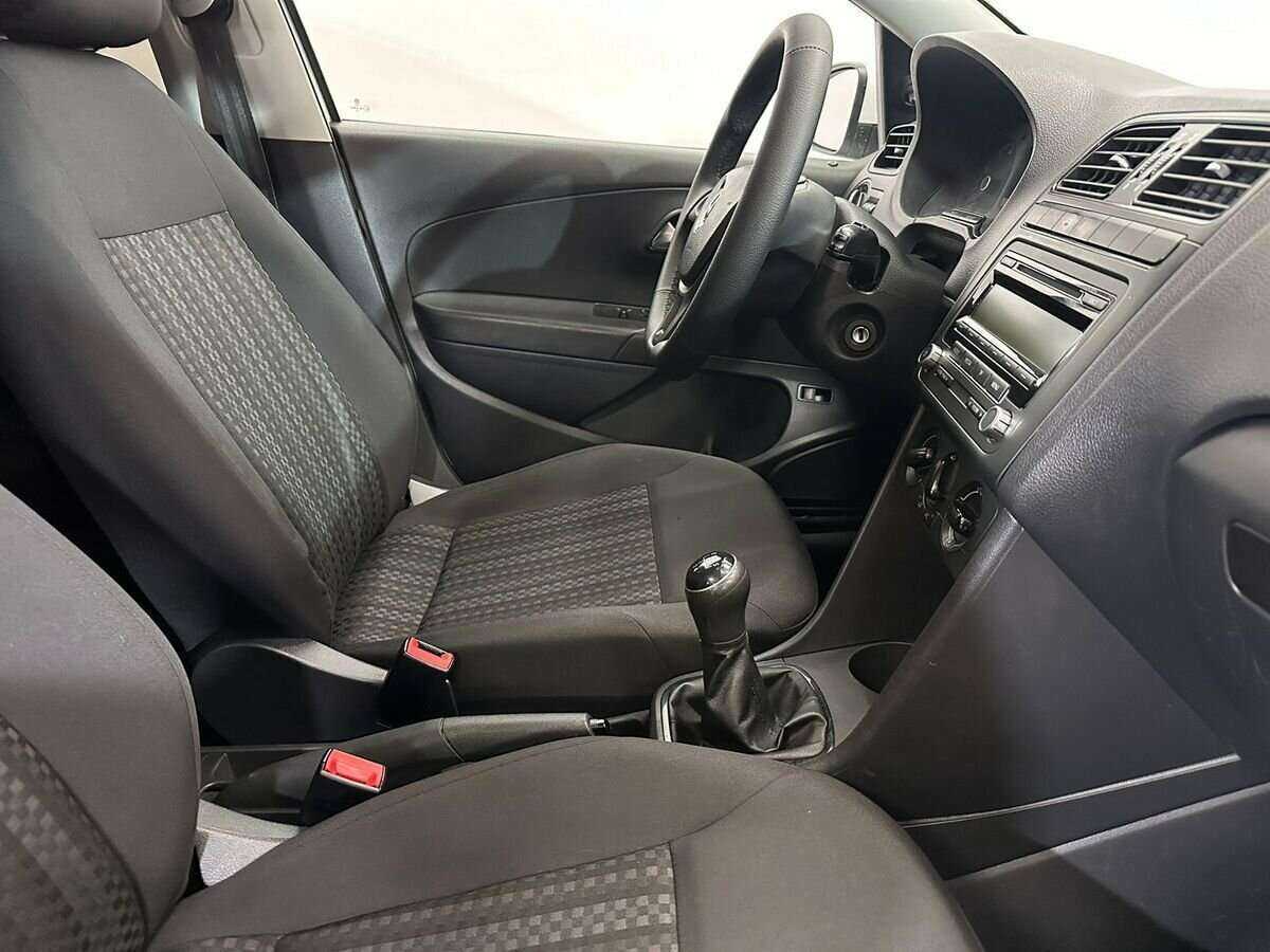 Б/У Фольксваген Поло 2019 года. Фото: #8