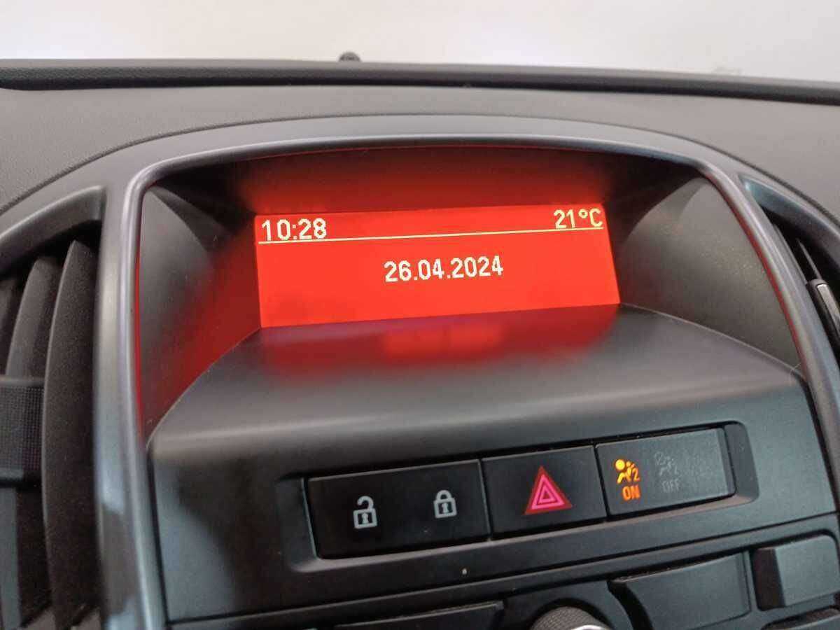 Б/У Опель Астра 2013 года. Фото: #14