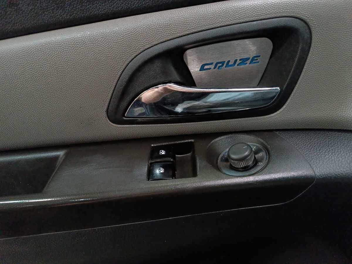 Б/У Шевроле Круз 2012 года. Фото: #14