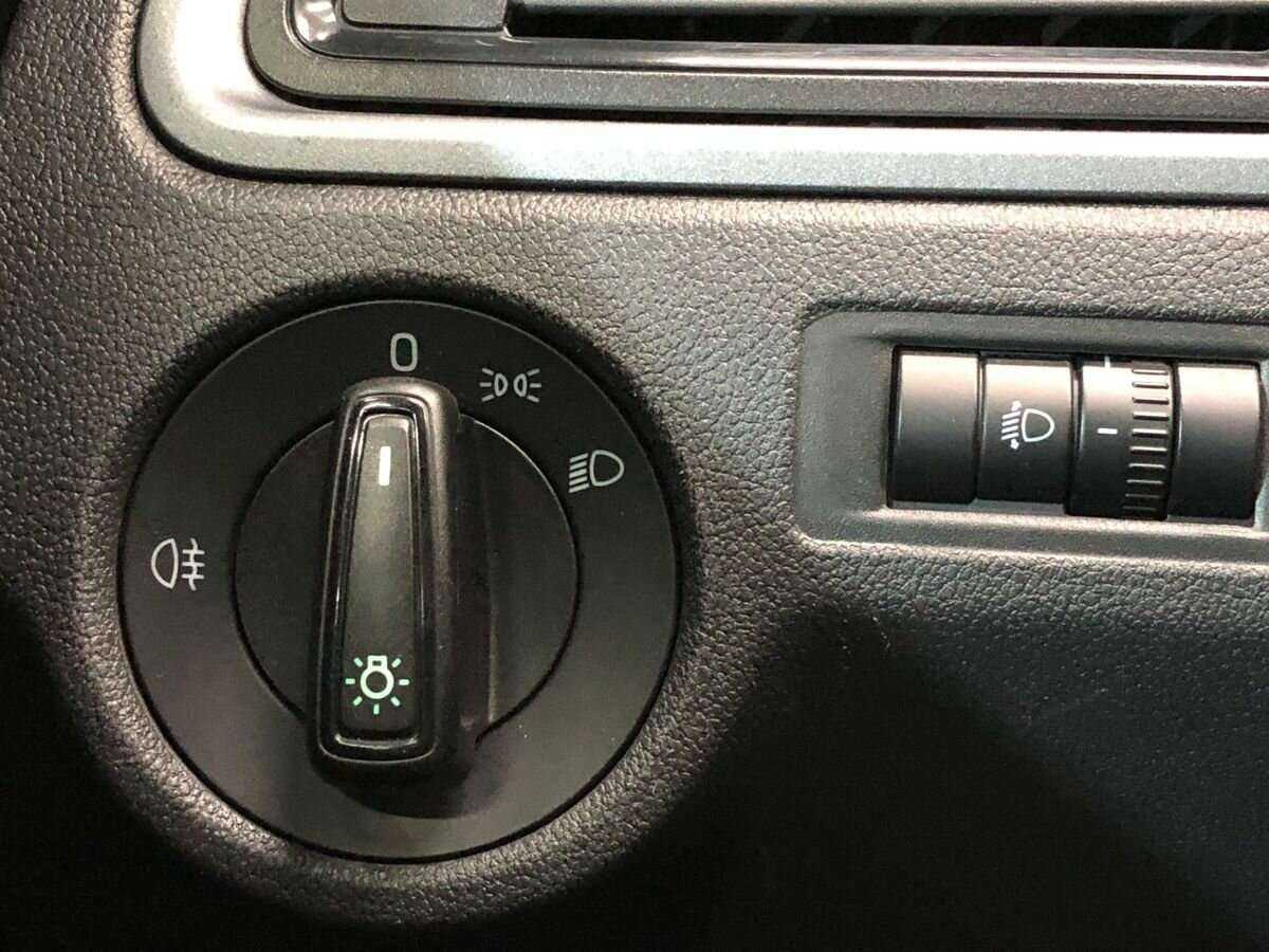 Б/У Шкода Рапид 2015 года. Фото: #15