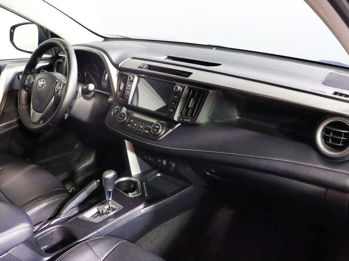 Б/У Тойота Рав4 2017 года. Фото: #6