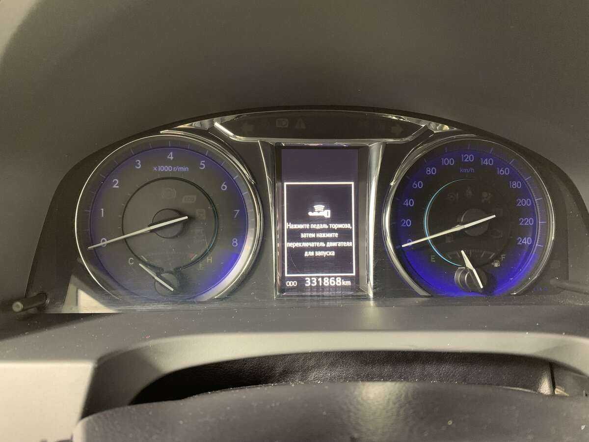 Б/У Тойота Камри 2016 года. Фото: #12