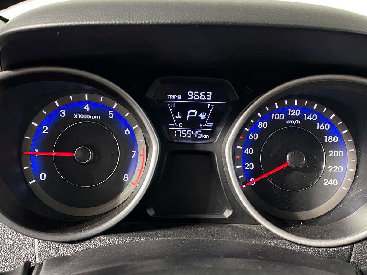 Б/У Хендай Елантра 2015 года. Фото: #13