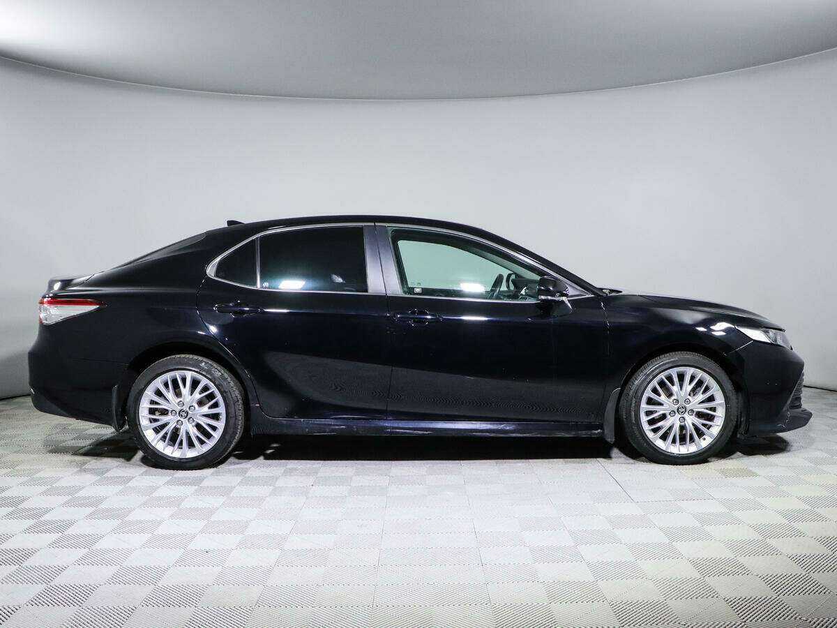 Б/У Тойота Камри 2021 года. Фото: #3