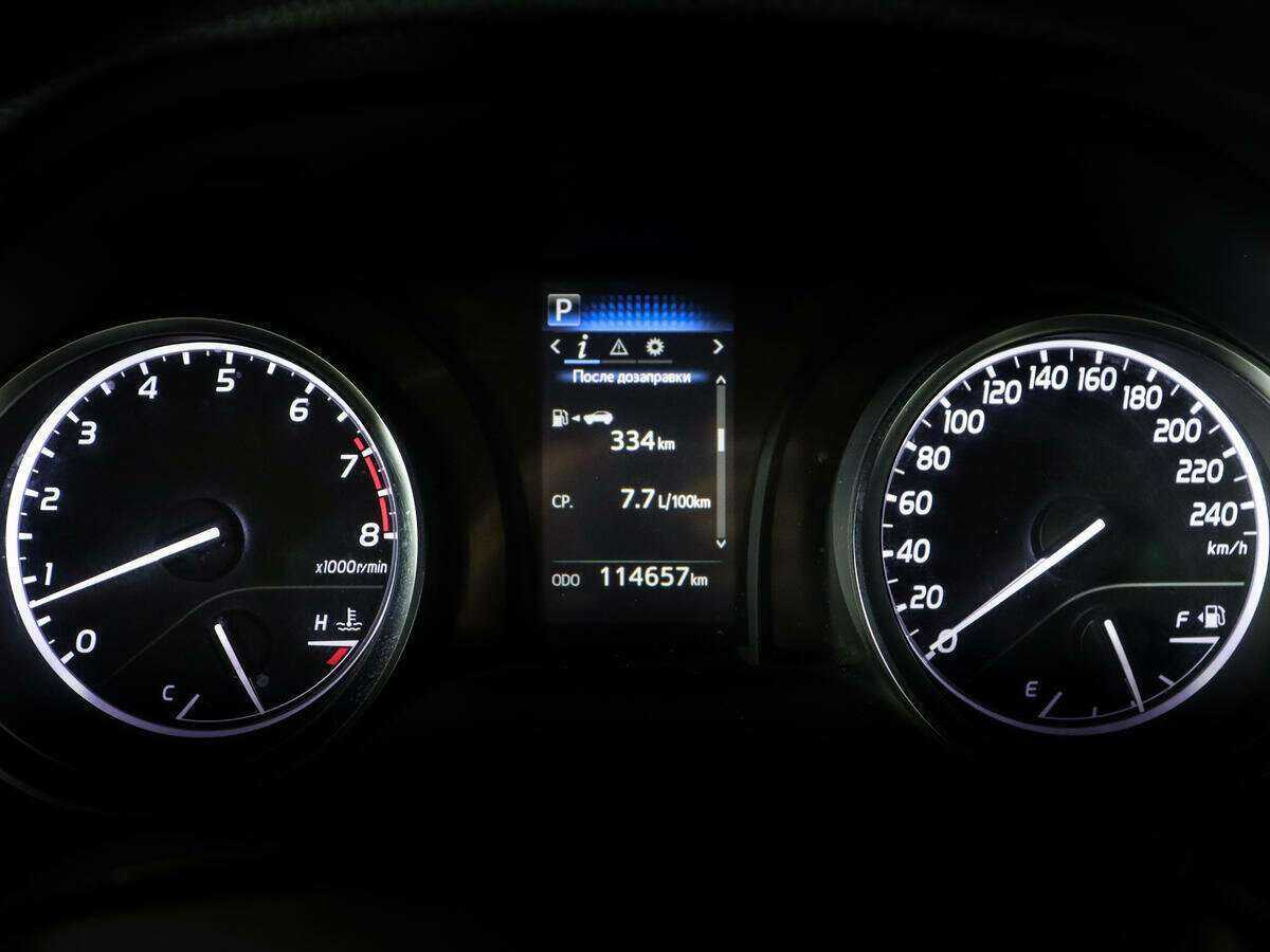 Б/У Тойота Камри 2021 года. Фото: #10