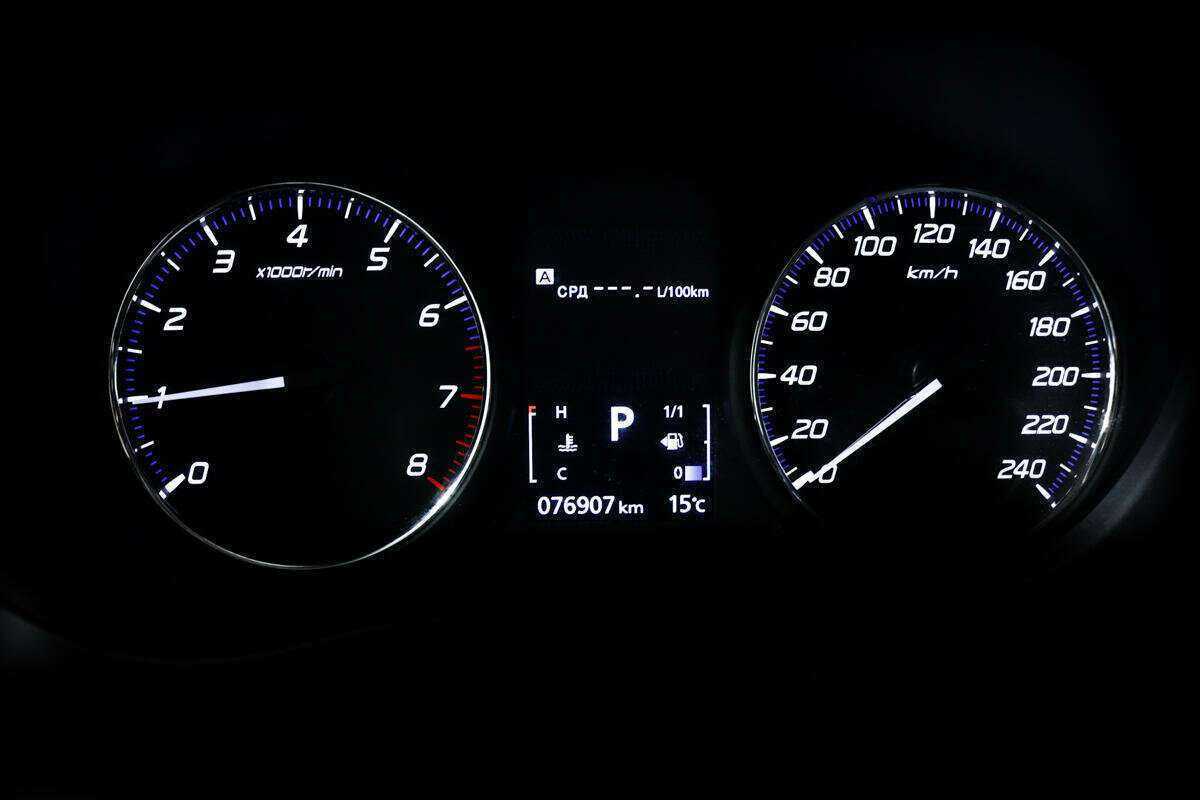 Б/У Митсубиши Оутлэндер 2018 года. Фото: #9