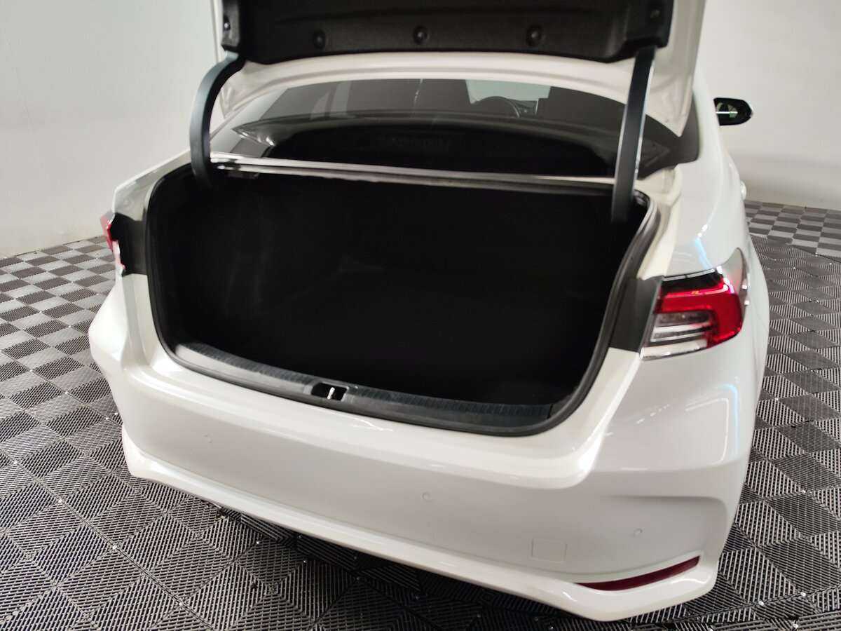 Б/У Тойота Королла 2019 года. Фото: #4