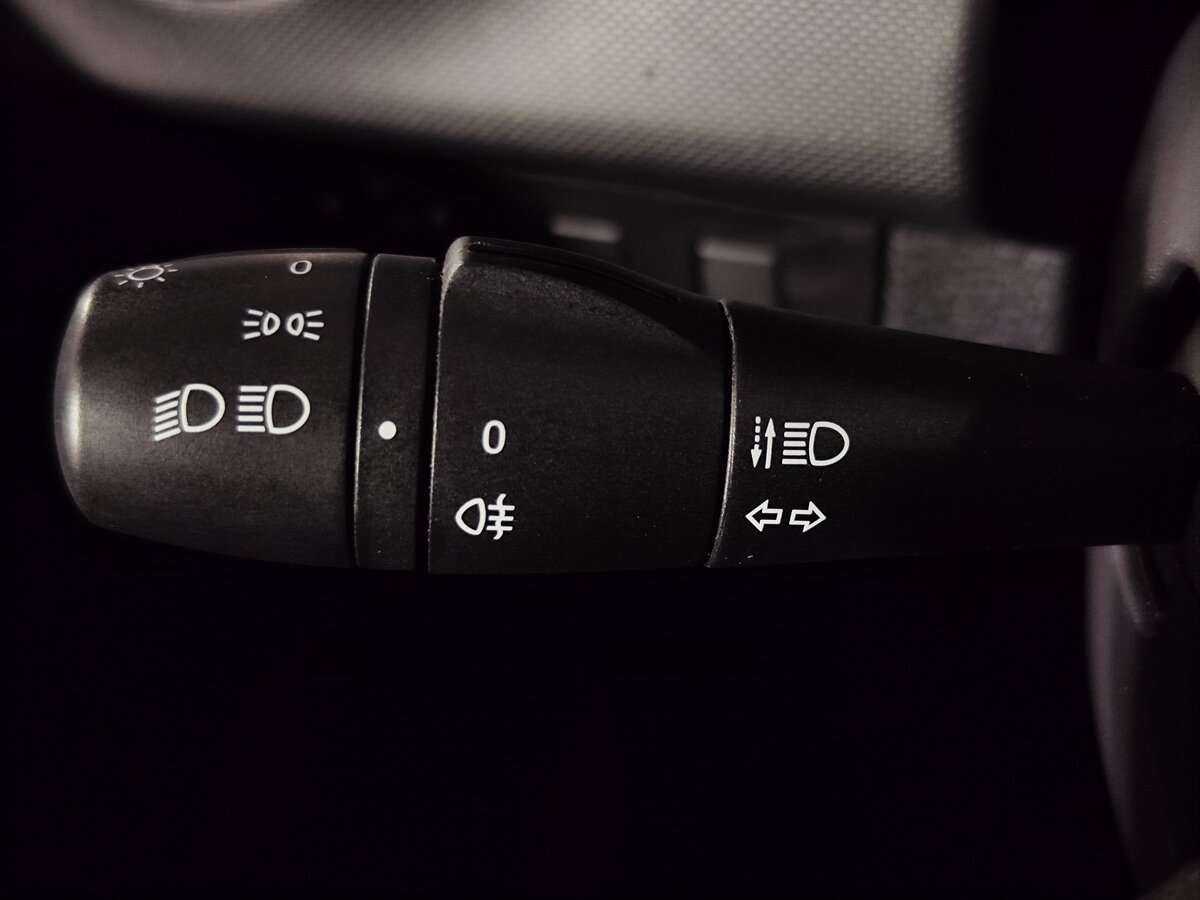 Б/У Рено Логан 2019 года. Фото: #18