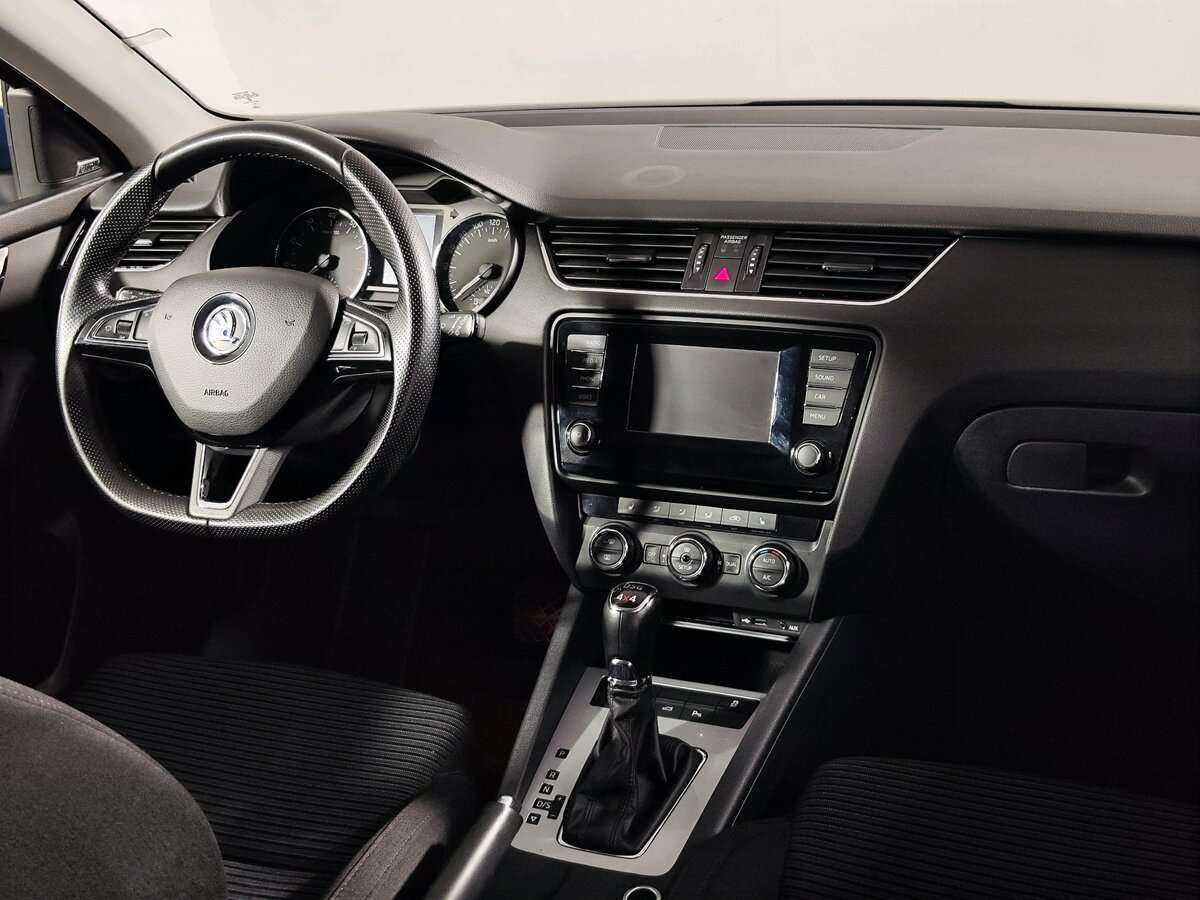 Б/У Шкода Октавия 2015 года. Фото: #8