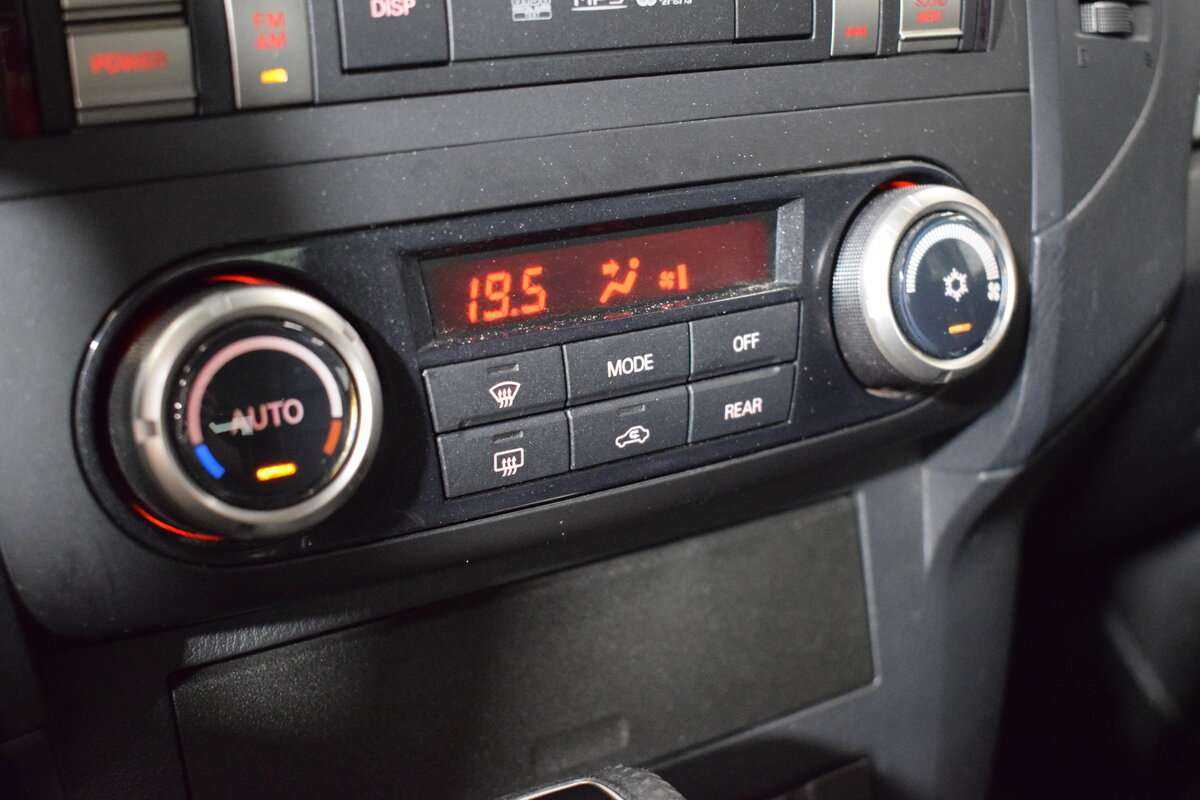 Б/У Митсубиши Паджеро 2014 года. Фото: #18