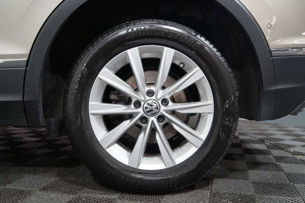 Б/У Фольксваген Тигуан 2018 года. Фото: #22