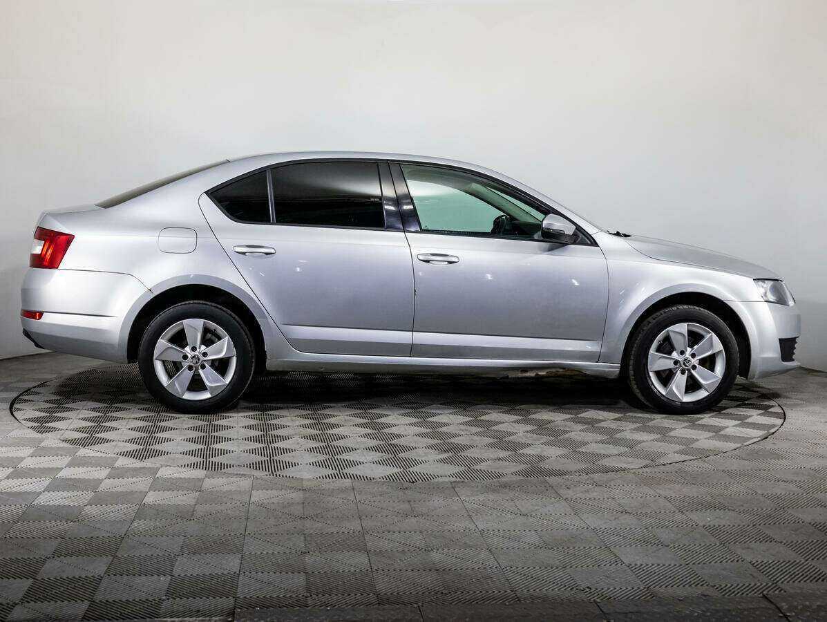 Б/У Шкода Октавия 2015 года. Фото: #3