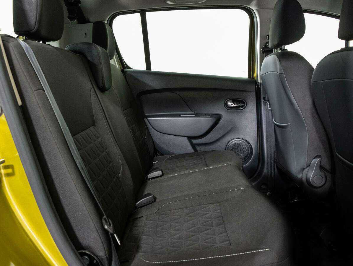 Б/У Рено Сандеро 2017 года. Фото: #10