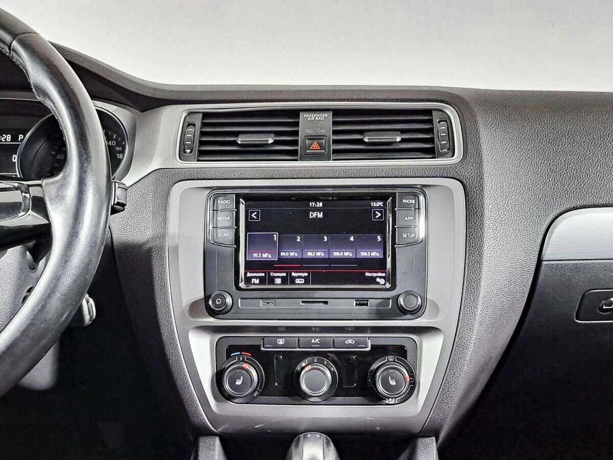 Б/У Фольксваген Джетта 2017 года. Фото: #9