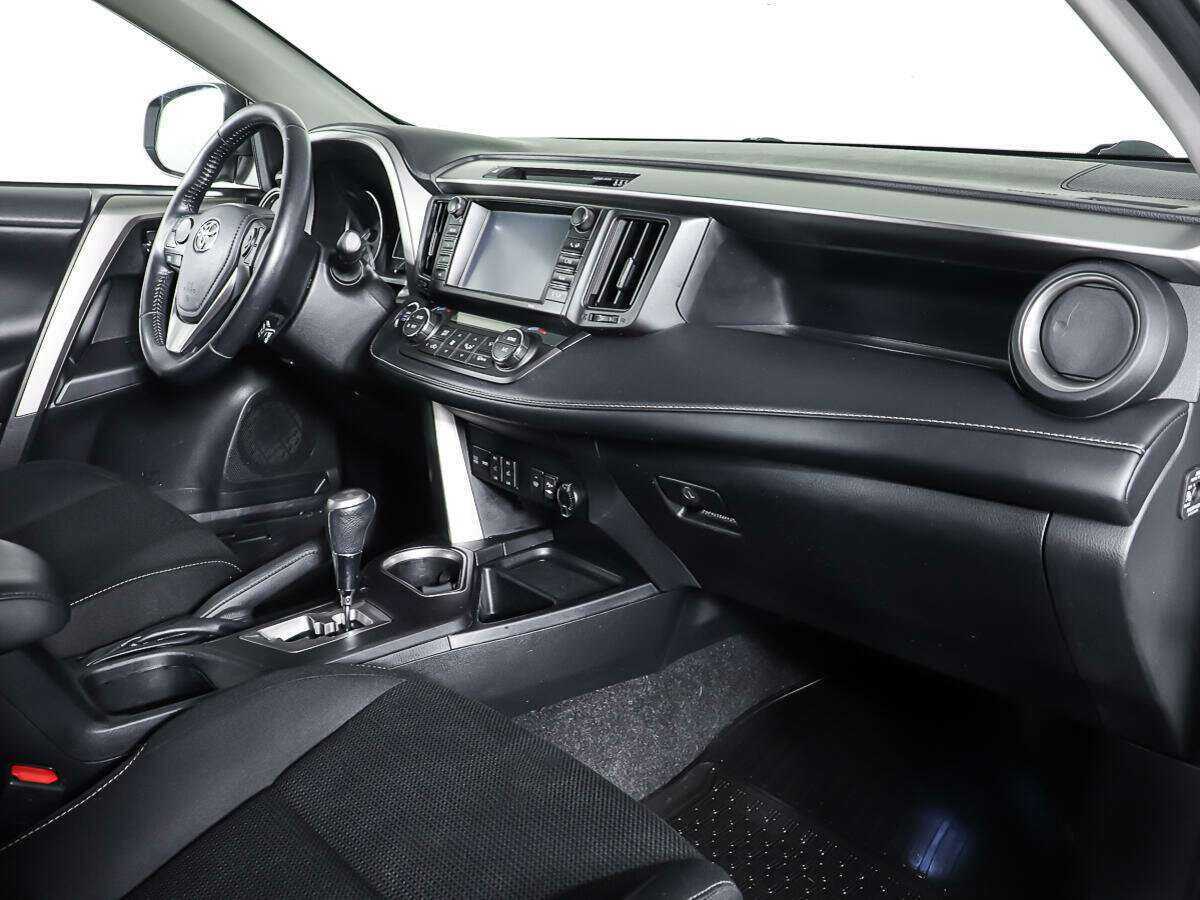 Б/У Тойота Рав4 2018 года. Фото: #8