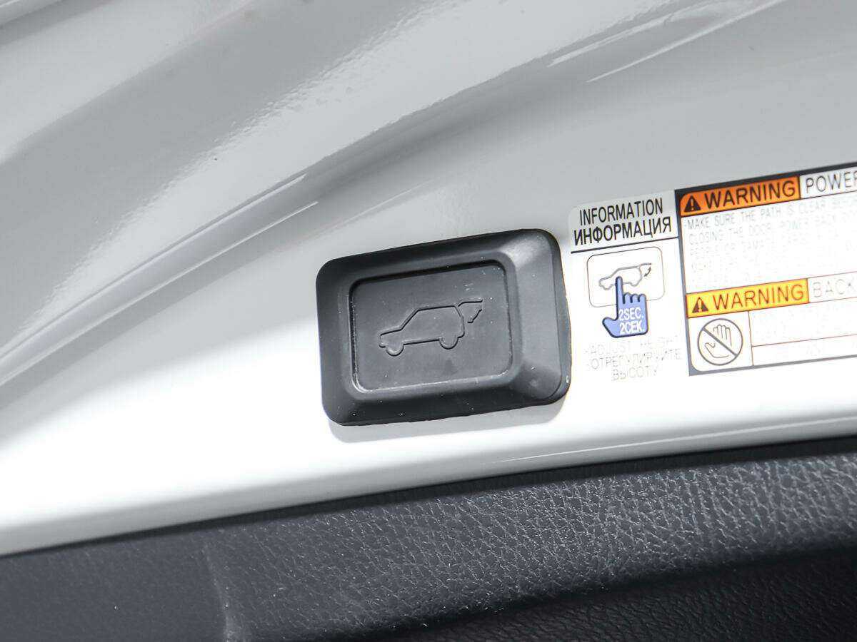 Б/У Тойота Рав4 2018 года. Фото: #16