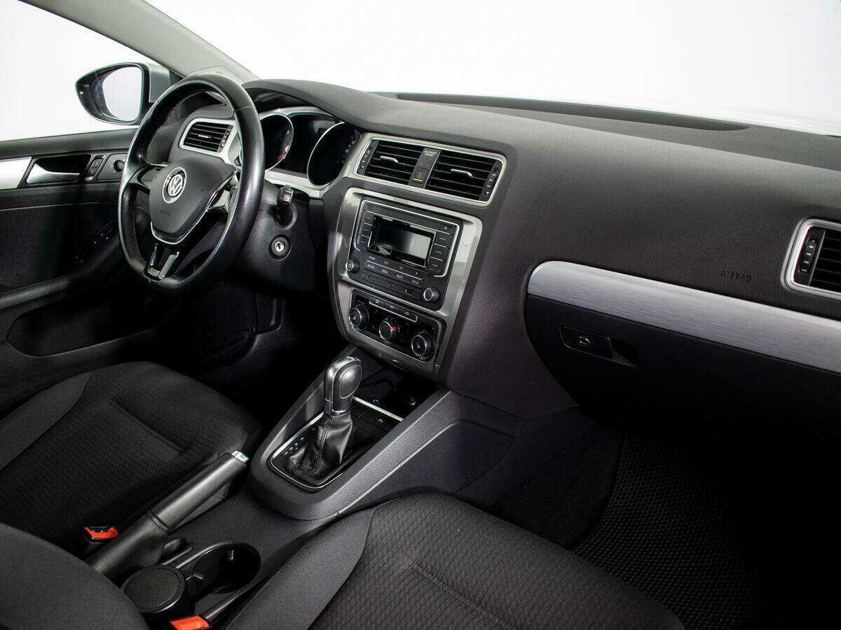 Б/У Фольксваген Джетта 2018 года. Фото: #8