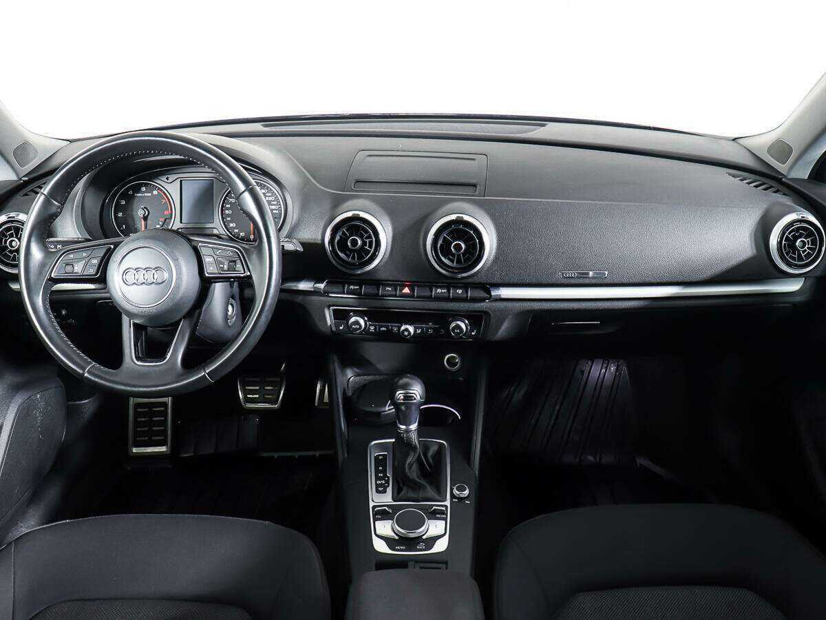 Б/У Ауди А3 2016 года. Фото: #12