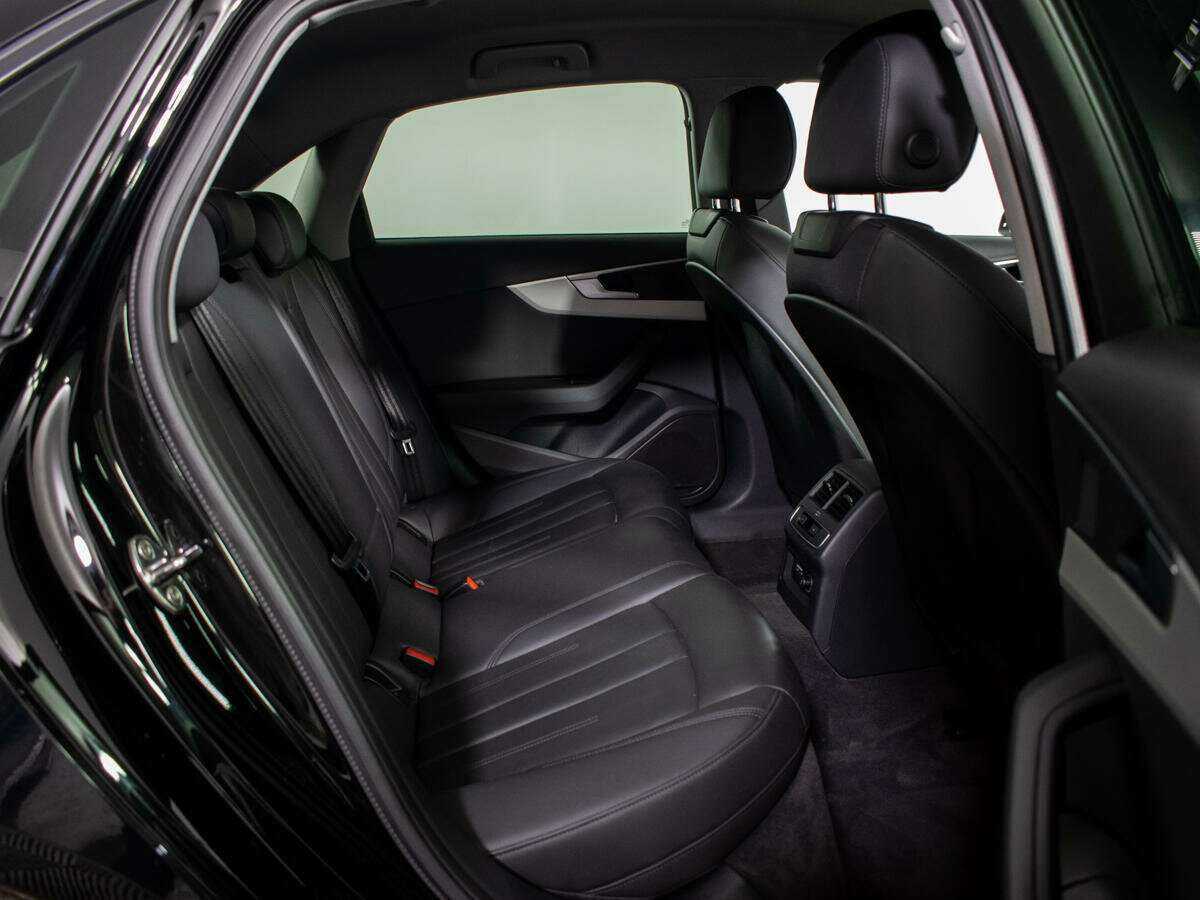 Б/У Ауди А4 2019 года. Фото: #7