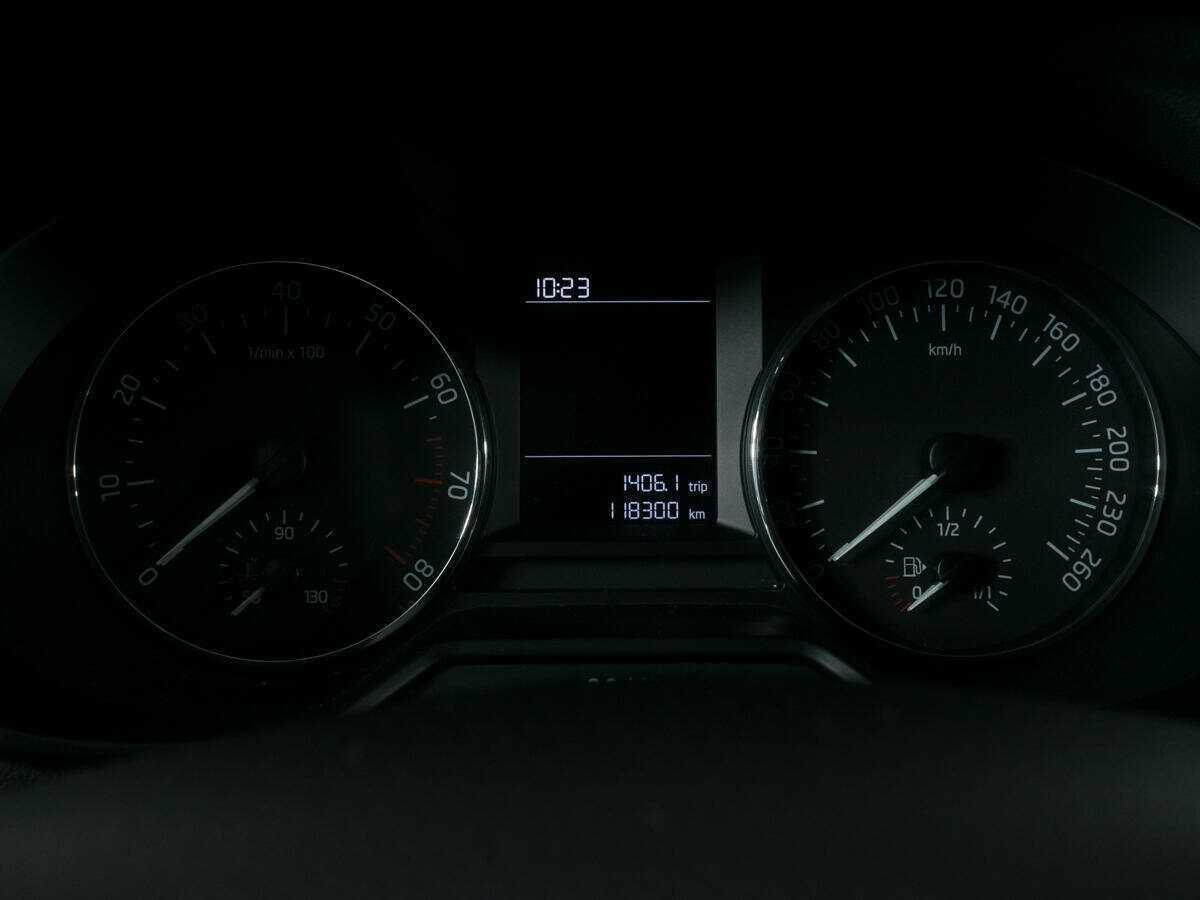 Б/У Шкода Октавия 2015 года. Фото: #7