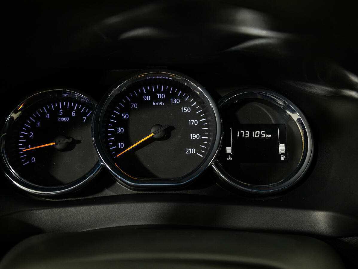 Б/У Рено Логан 2019 года. Фото: #11