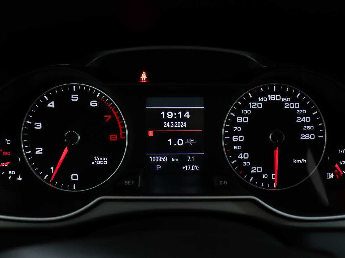 Б/У Ауди А4 2012 года. Фото: #13