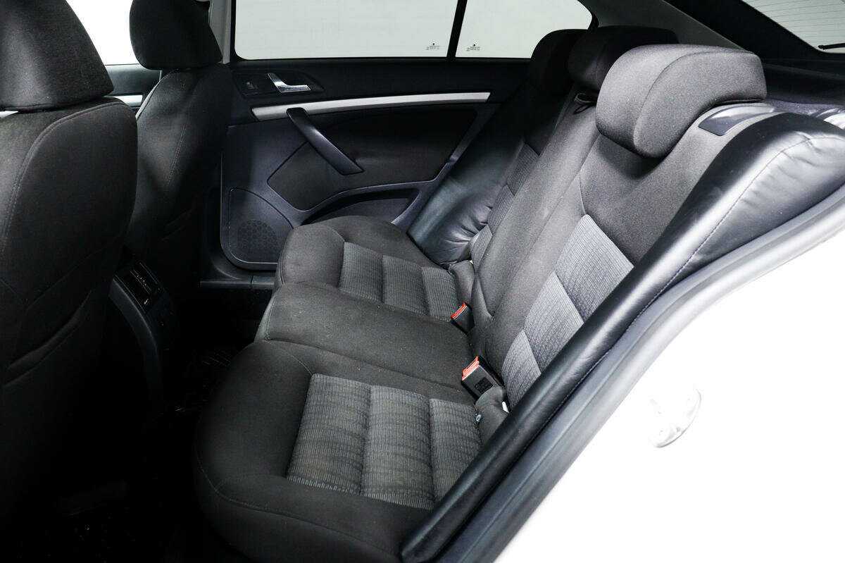 Б/У Шкода Октавия 2012 года. Фото: #10