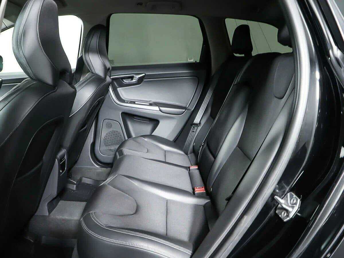 Б/У Вольво ИксЦ60 2017 года. Фото: #13