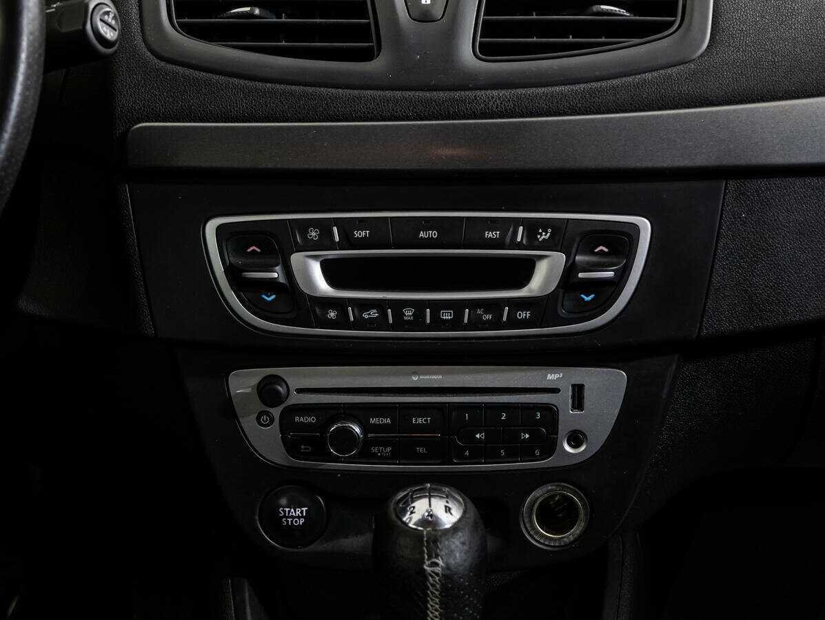 Б/У Рено Меган 2014 года. Фото: #12