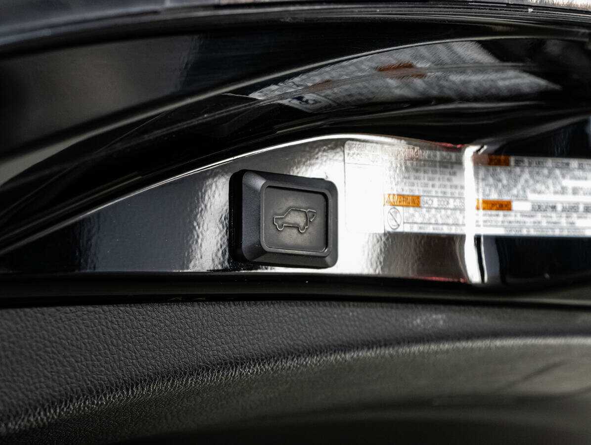 Б/У Тойота Рав4 2016 года. Фото: #21