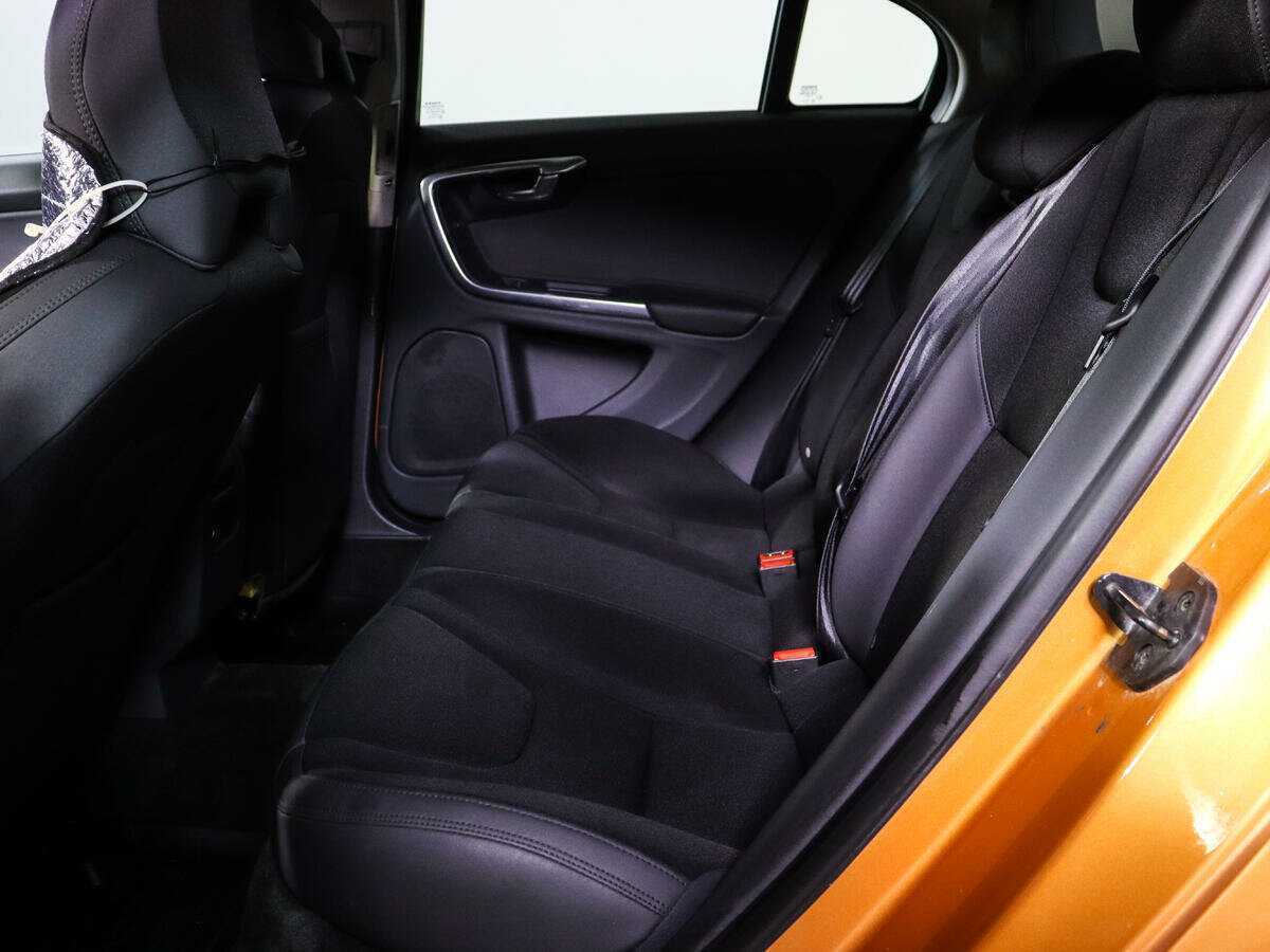 Б/У Вольво С60 2012 года. Фото: #7