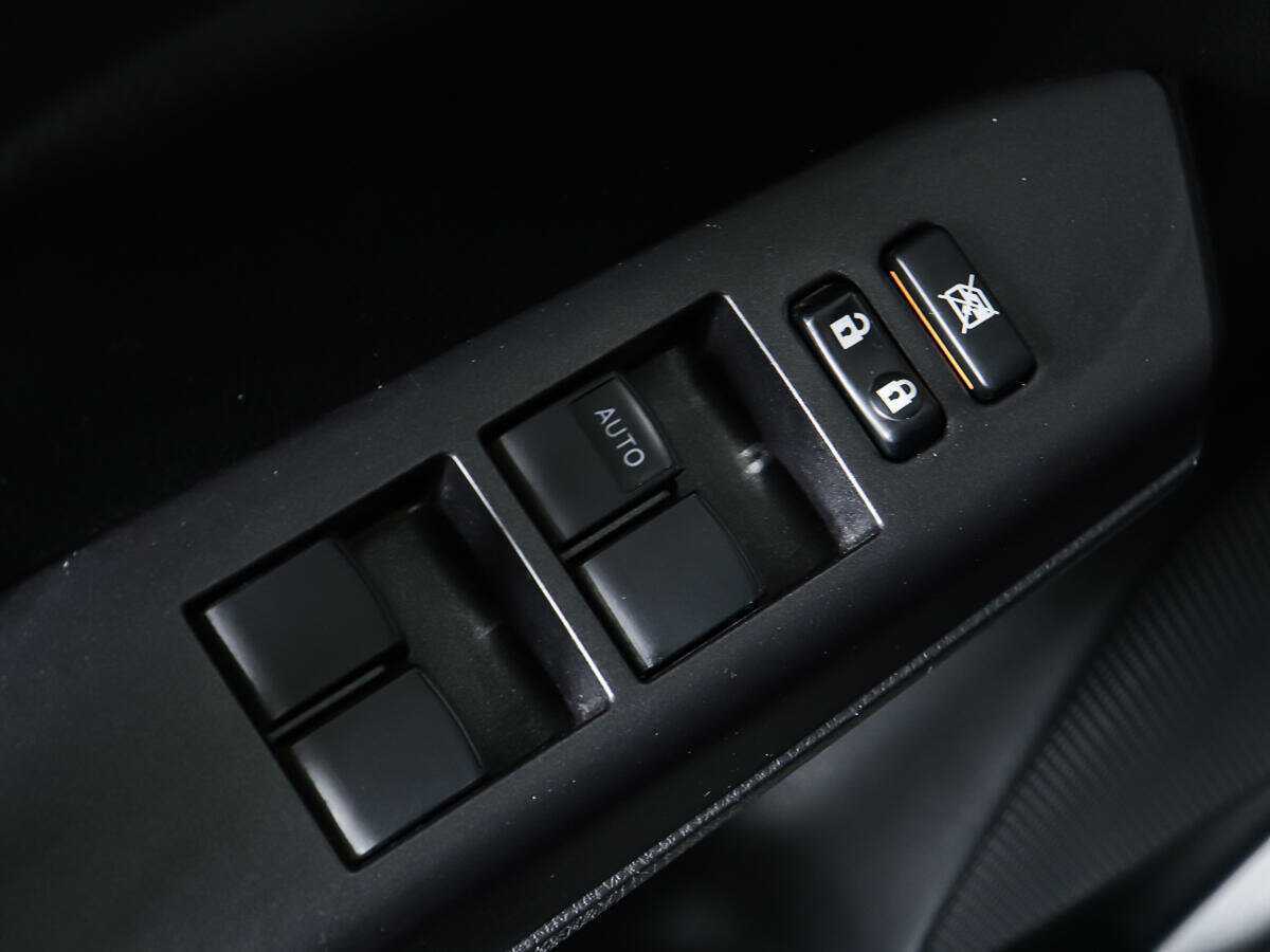 Б/У Тойота Рав4 2016 года. Фото: #15