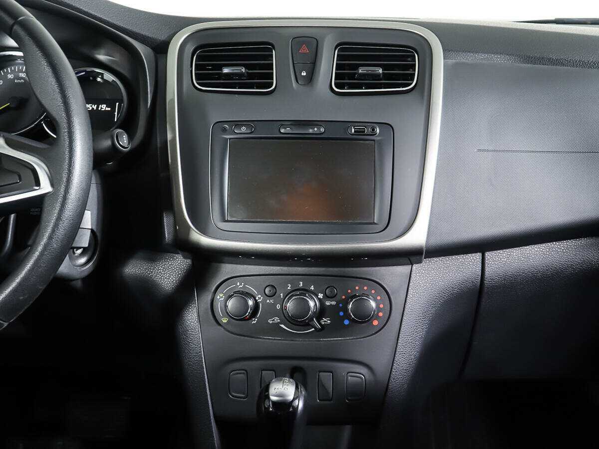 Б/У Рено Логан 2019 года. Фото: #11