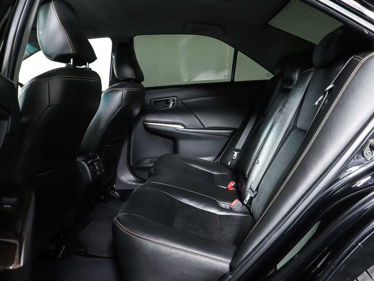 Б/У Тойота Камри 2017 года. Фото: #11