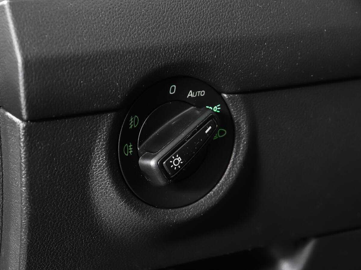 Б/У Шкода Октавия 2019 года. Фото: #14