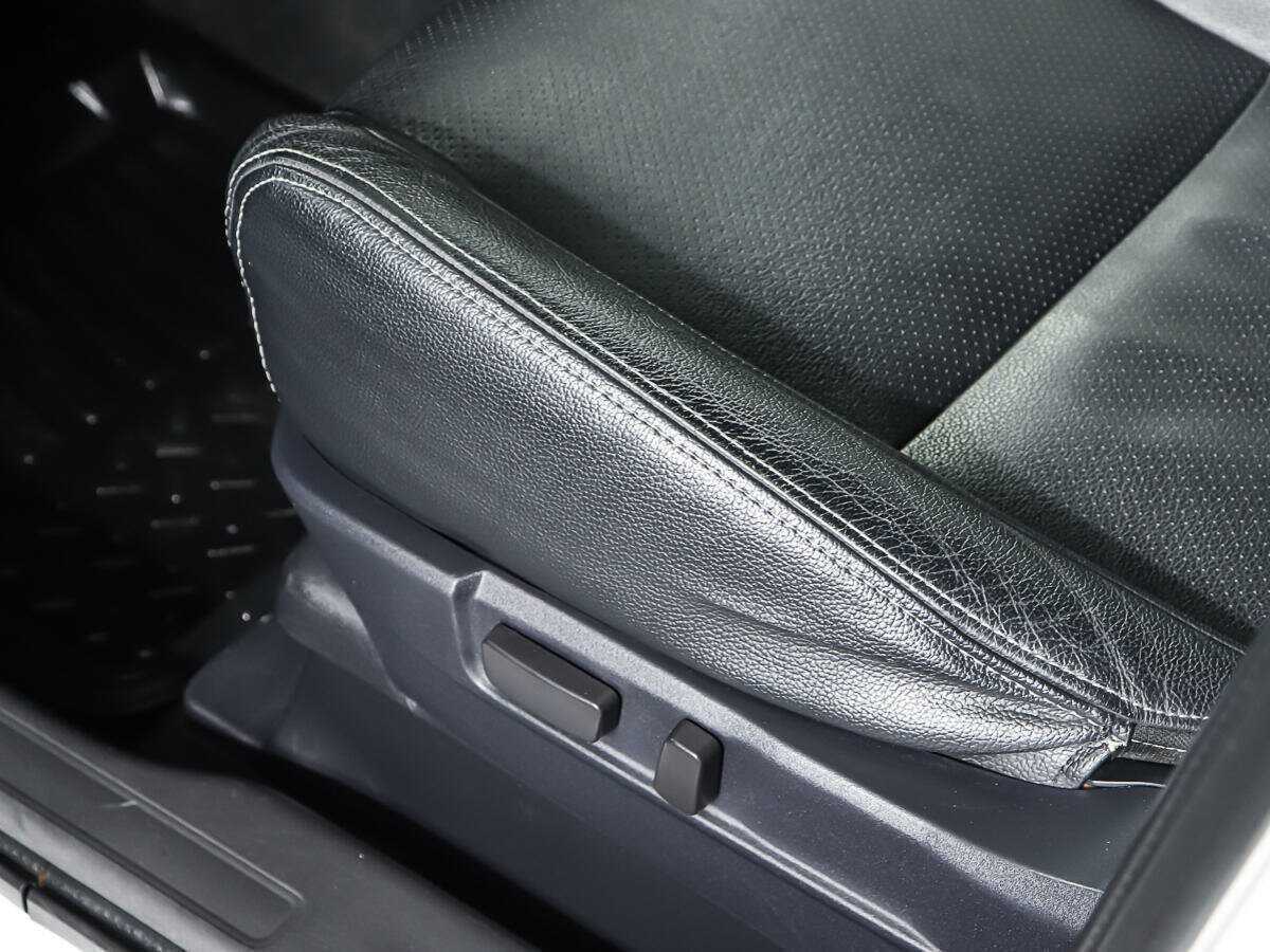 Б/У Митсубиши Оутлэндер 2013 года. Фото: #14