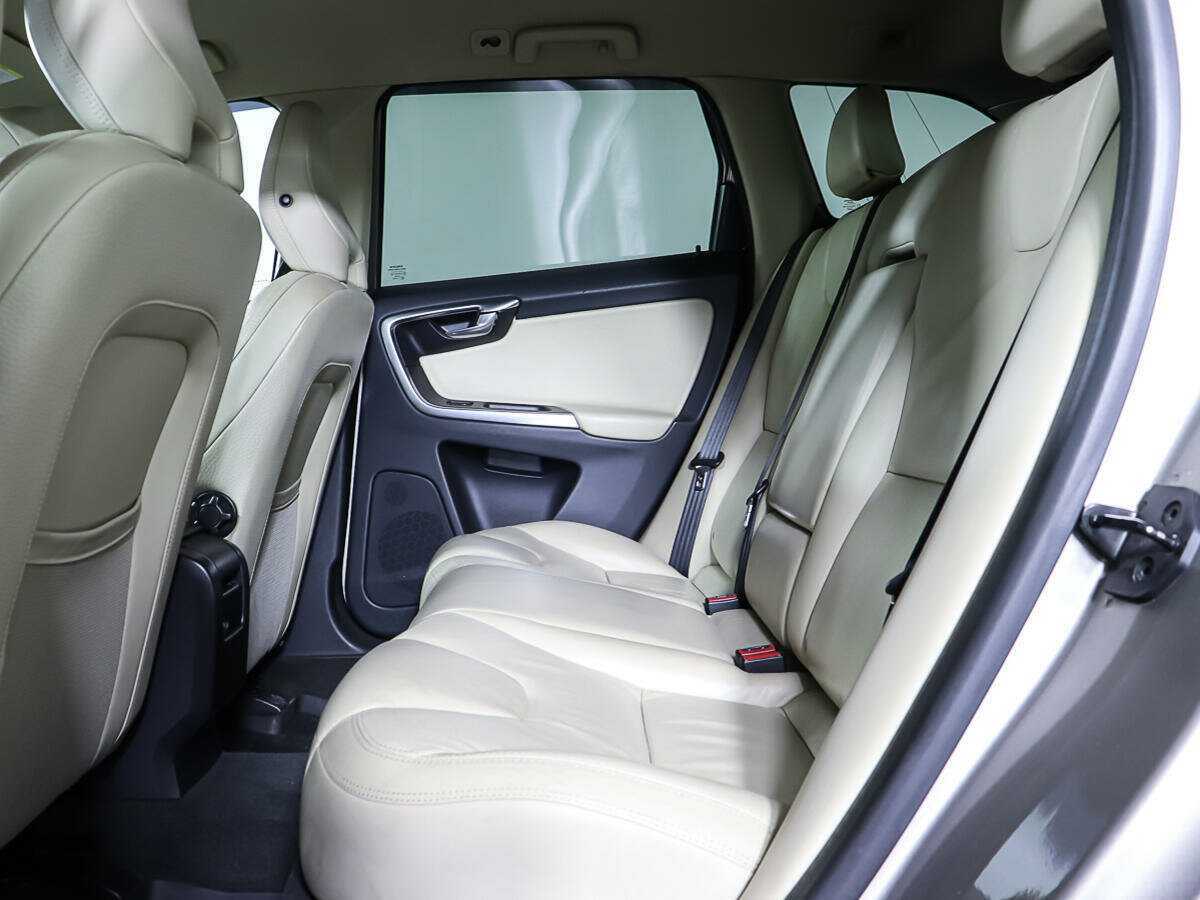 Б/У Вольво ИксЦ60 2012 года. Фото: #11