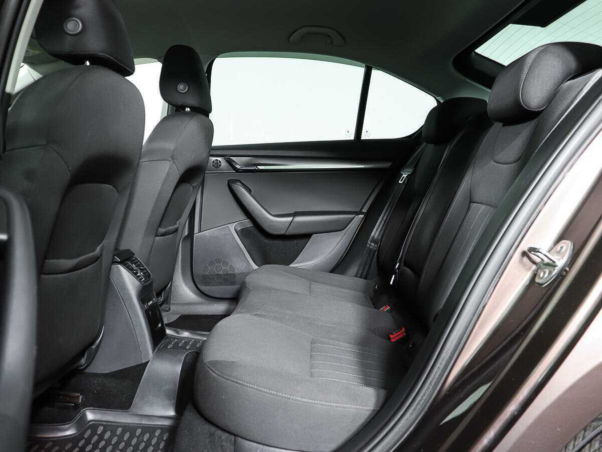 Б/У Шкода Октавия 2018 года. Фото: #9