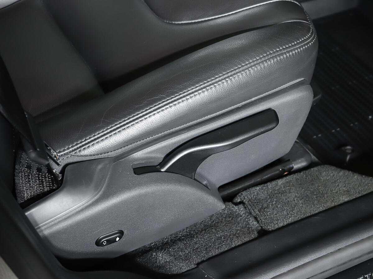 Б/У Вольво ИксЦ60 2015 года. Фото: #15