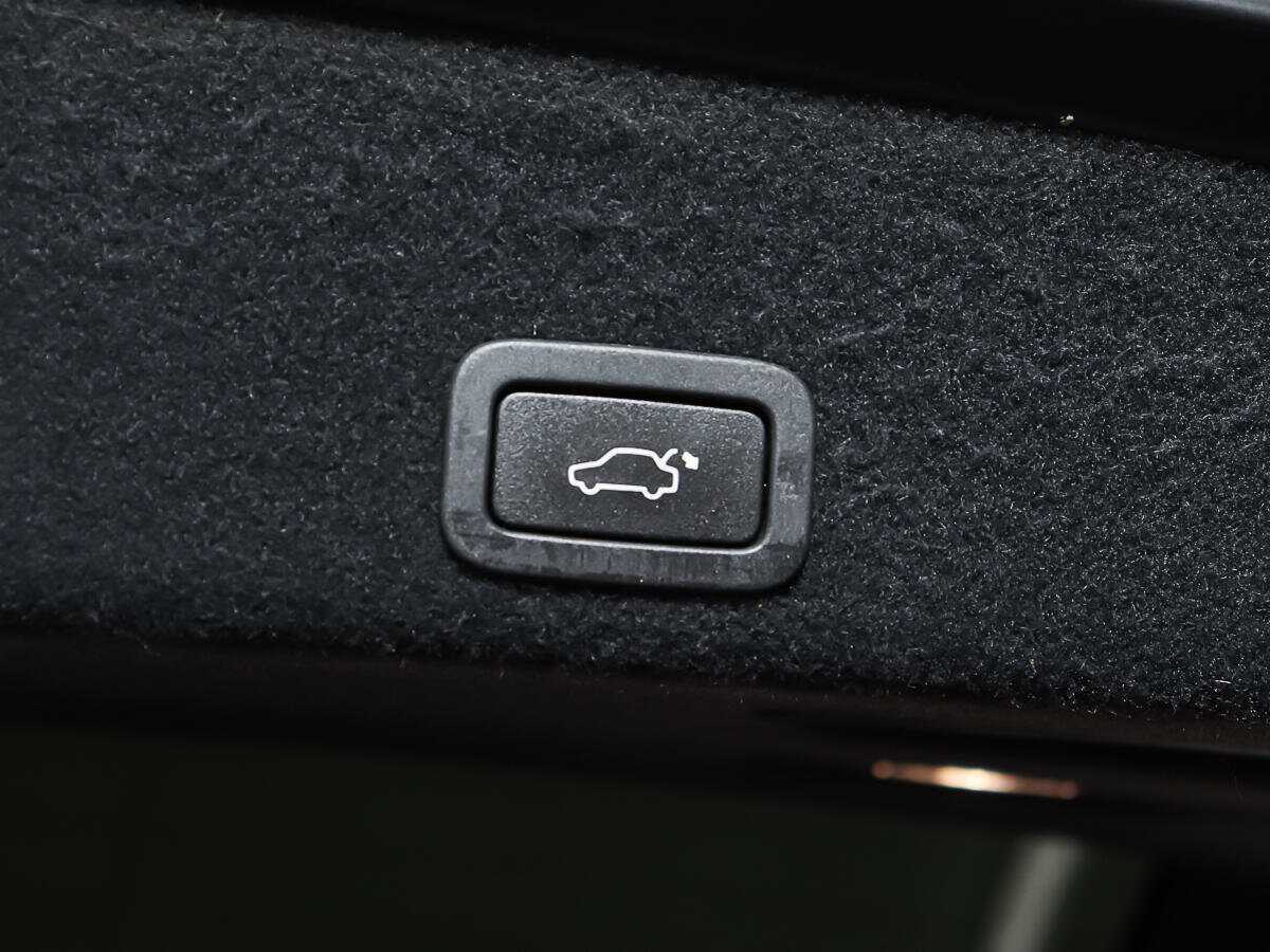 Б/У Вольво ИксЦ60 2015 года. Фото: #16