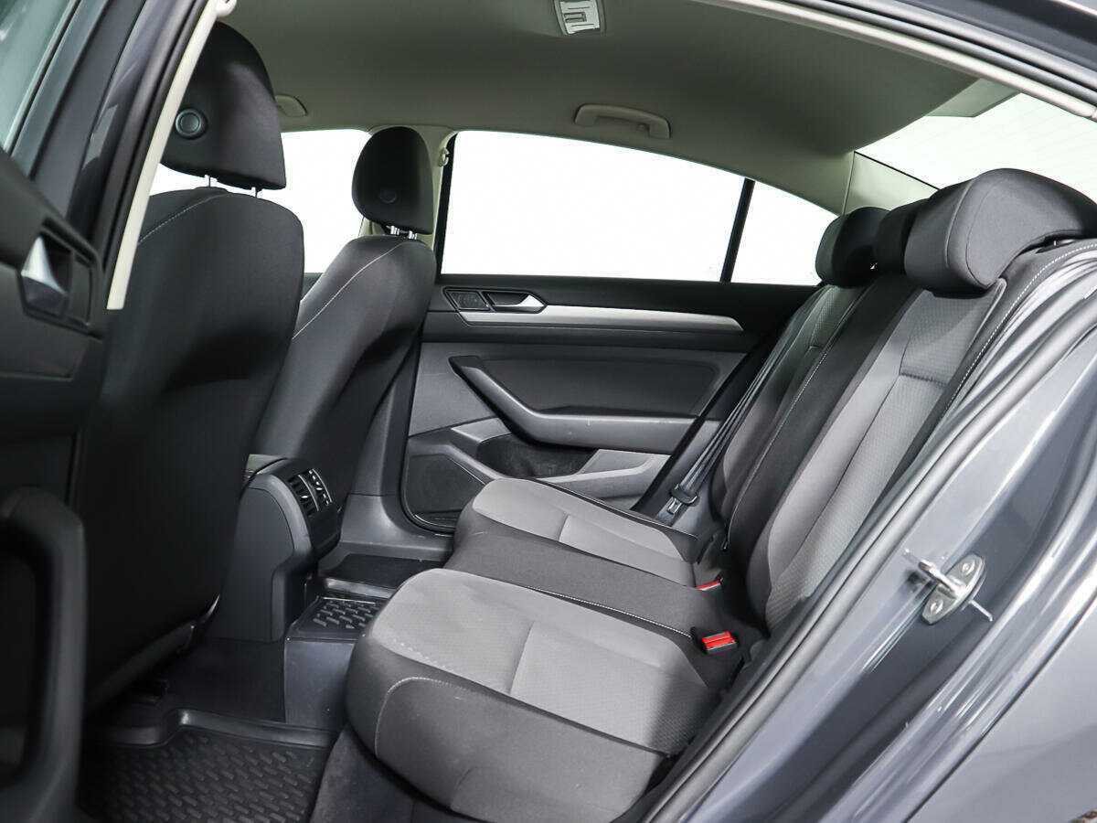 Б/У Фольксваген Пассат 2017 года. Фото: #10