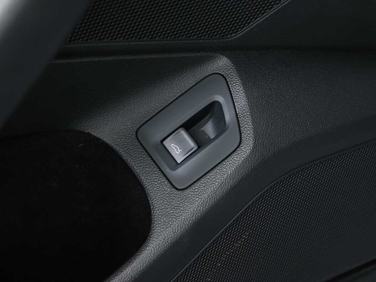 Б/У Фольксваген Пассат 2017 года. Фото: #16